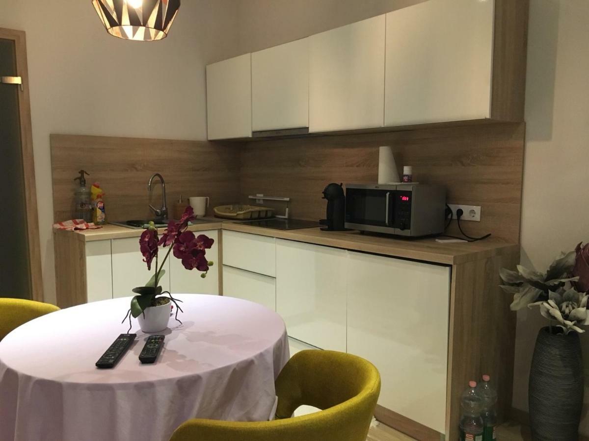 Hunyadi Apartman Szekszard Bagian luar foto