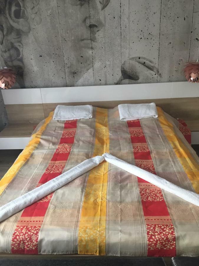 Hunyadi Apartman Szekszard Bagian luar foto
