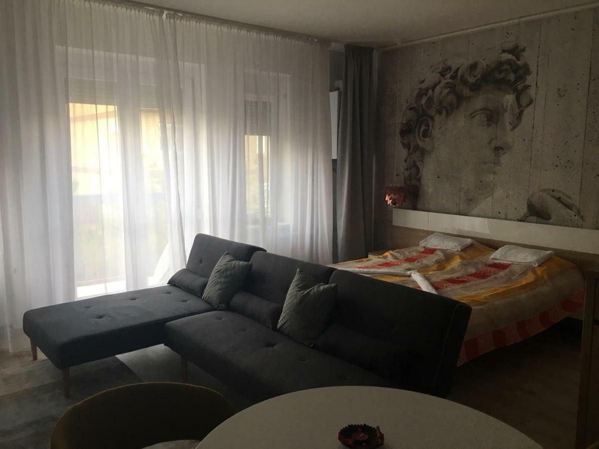 Hunyadi Apartman Szekszard Bagian luar foto